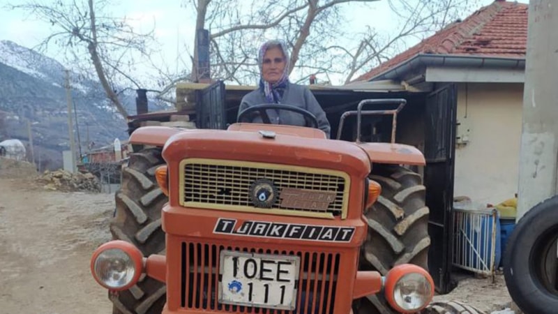 Isparta'da traktörünün plakası başına dert oldu