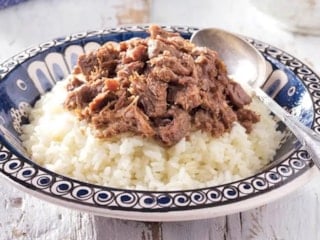 Aydın'da cuma namazı çıkışı cemaate domuz etinden yapılma kavurma yedirdiler