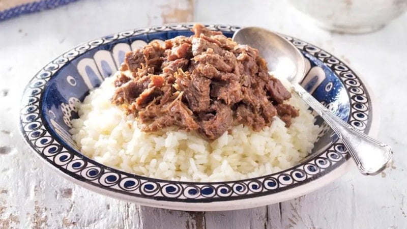 Aydın'da cuma namazı çıkışı cemaate domuz etinden yapılma kavurma yedirdiler