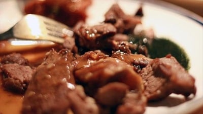 Bilmeden domuz eti yemek günah mıdır? Ne yapılması gerekir?