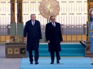 Cumhurbaşkanı Erdoğan, Malezya Başbakanı Enver İbrahim’i resmi törenle karşıladı