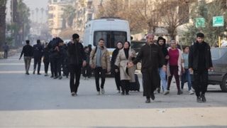 Halep’te başlayan çatışmalar nedeniyle binlerce sivil güvenli bölgelere doğru harekete geçti