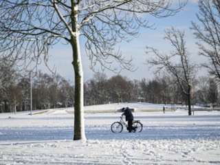 Avrupa'da alarmda: Kar yağışı ve don olaylarına karşı uyarılar sürüyor
