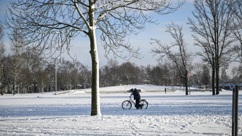 Avrupa'da alarmda: Kar yağışı ve don olaylarına karşı uyarılar sürüyor