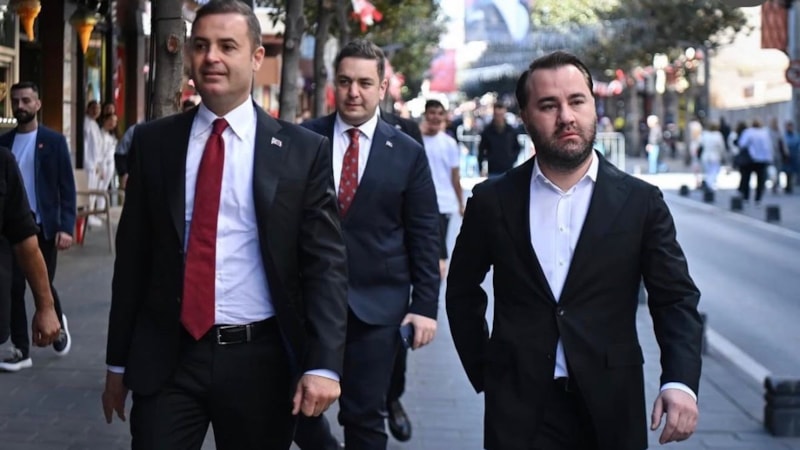 CHP'li Ahmet Akın'ın sağ kolu gözaltına alındı