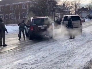 ABD’de ICE operasyonunda ABD vatandaşı kadın vurularak öldürüldü