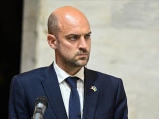 Fransa Dışişleri Bakanı Barrot: Grönland satılık değil