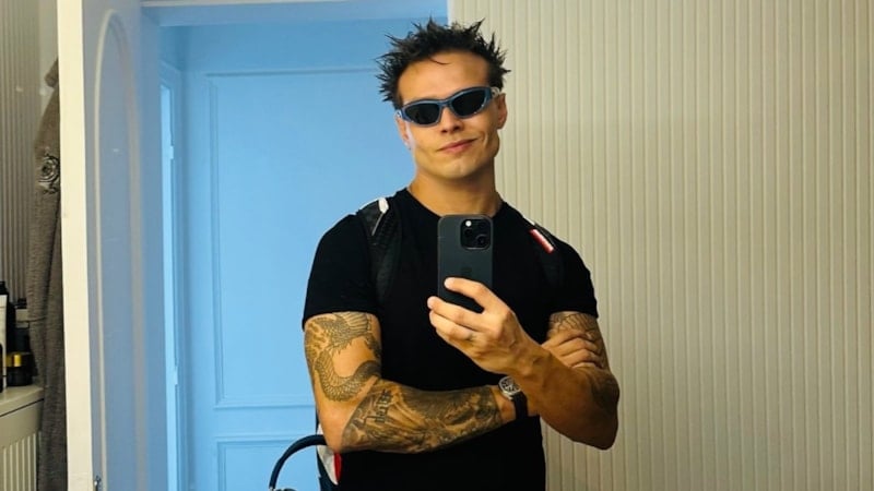 Survivor Murat Ceylan, sevgilisini de Dominik'e götürdü! Yeni kare var