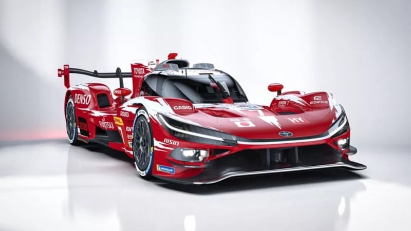 Toyota, yeni yarış otomobili TR010 Hybrid'i tanıttı