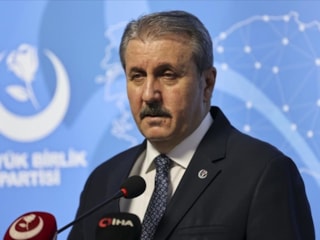 Mustafa Destici'den Gülben Ergen'e: Sanatçı değil