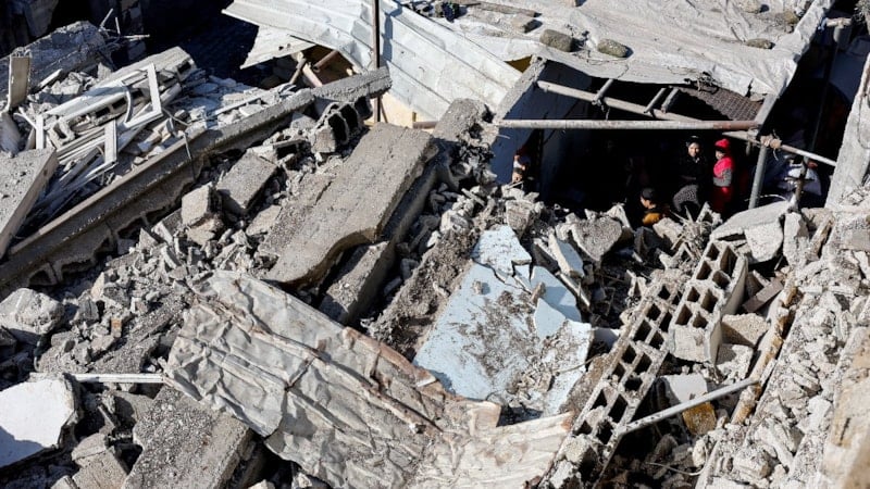 İsrail, ateşkese rağmen Gazze'de bir noktayı bombaladığını açıkladı