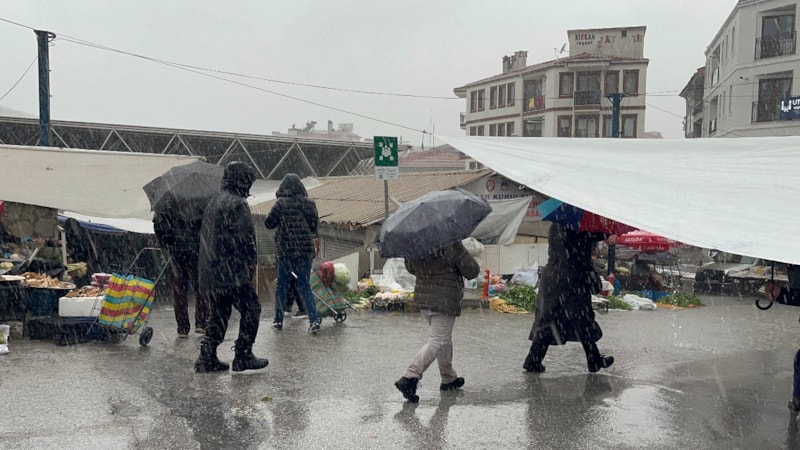 Muğla'da sağanak yağış hayatı olumsuz etkiledi