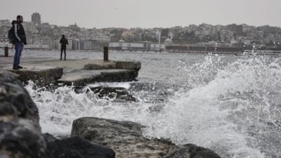 İstanbul'da fırtına etkili oldu: Valilik bilançoyu açıkladı