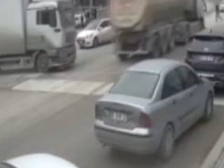 Ankara'da hafriyat kamyonunun üzerinden geçtiği kadın yaşamını yitirdi