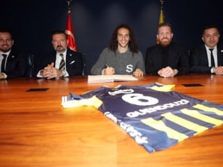 Fenerbahçe’den orta sahaya yıldız takviye: Mattéo Guendouzi sarı-lacivertli formayı giydi