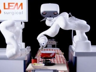 Dünyanın ilk insansı cerrahi robotu CES 2026'da tanıtıldı