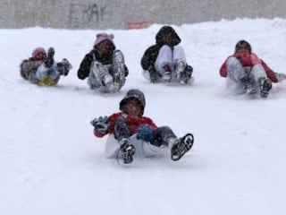 Ülke genelinde soğuk hava hakim: İstanbul'daki fırtına yerini kar yağışına bırakıyor