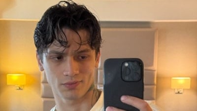 Rapçi Çakal'ın konser görüntüsü olay oldu! Hayranını kulise çağırdı