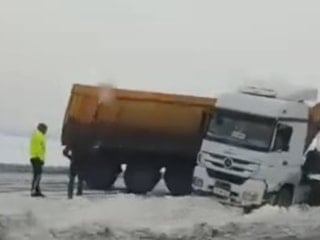 Diyarbakır'da kar yağışı kaza getirdi