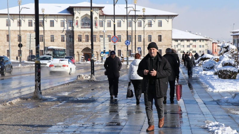 Tarkan'ın 946 milyonluk eğitim bağışı iddiaları yalanlandı