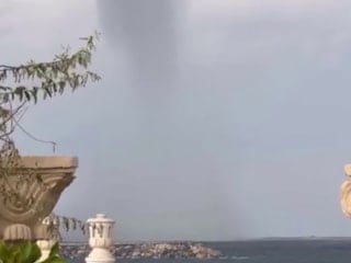 Hatay'da korkutan görüntü: Denizde hortum oluştu