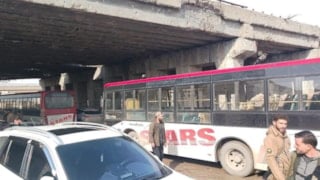 Halep'te SDG/YPG'li teröristler kendilerini taşıyacak otobüslere ateş açtı