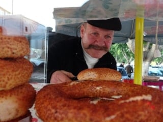 Antalya'da Yeşilçam’ın ünlü oyuncusu simitçi oldu