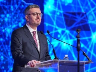 Burhanettin Duran'dan yapay zeka değerlendirmesi: Gazetecilikte faydalanılması gereken büyük bir imkan