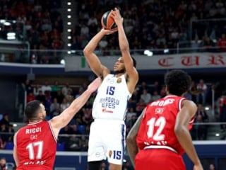 Anadolu Efes deplasmanda Olimpia Milano'ya kaybetti