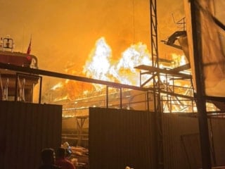 Muğla'da yapımı süren 20 metrelik gulet teknede yangın