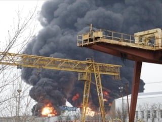 Rusya: Ukrayna'nın Volgograd saldırısı sonucu petrol deposunda yangın çıktı