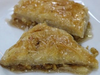 Amasya'nın yeni lezzeti elmalı baklava tezgahlarda yerini aldı