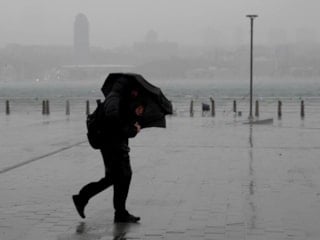 İstanbul Valiliği'nden sağanak ve fırtına uyarısı