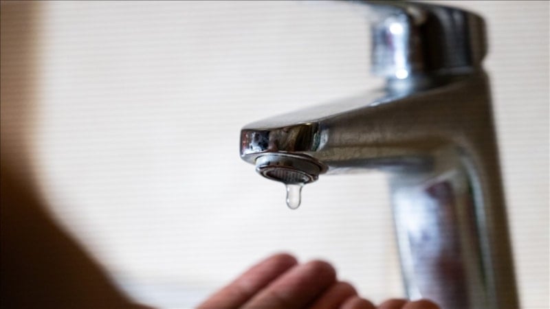 ABB 'Saat 16’da sular gelecek' dedi: Gelmeyince vatandaşlar isyan etti