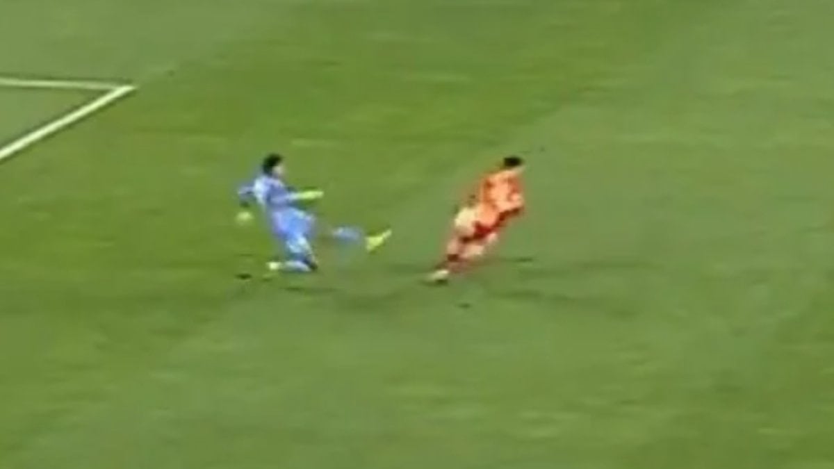 Galatasaray'ın derbide bulduğu gol iptal edildi!