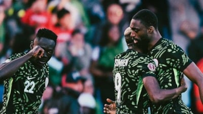 Victor Osimhen yıldızlaştı! Nijerya, Cezayir'i iki golle geçti