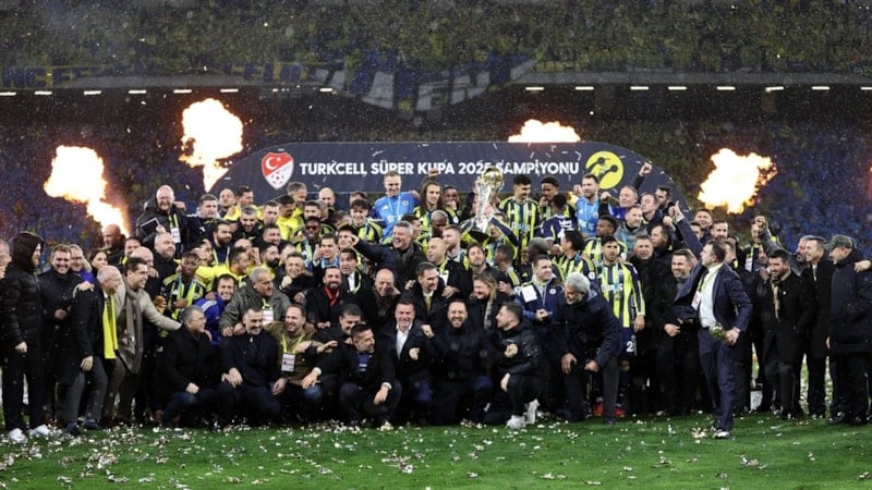 Galatasaray'ı yenen Fenerbahçe, Süper Kupa'yı kazandı