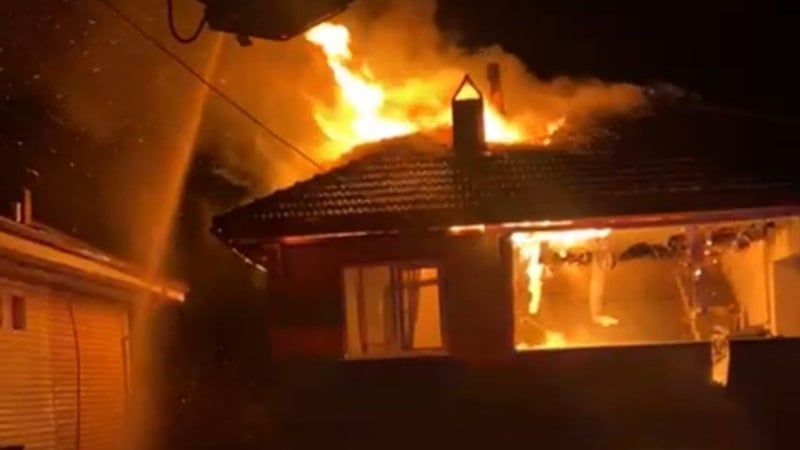 Karabük’te iki katlı evde korkutan yangın