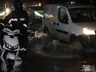 İzmir'de sağanak etkili oldu