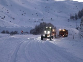 Ağrı’da 'kar kaplanları'ndan 7/24 ulaşım mesaisi