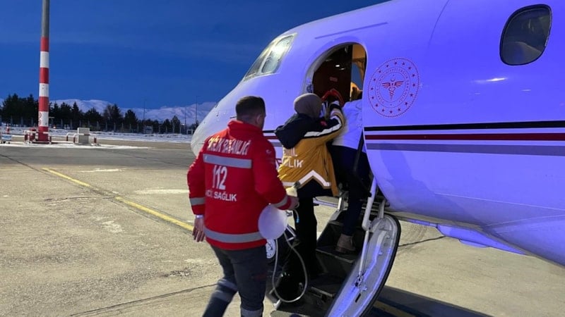 Ağrı'da 5 aylık bebek uçak ambulans havalandı