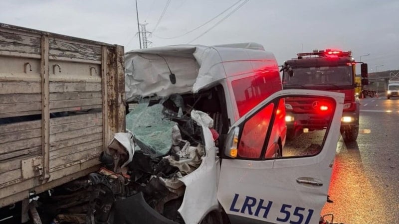 Kocaeli'de trafik kazasında yaralanan işçiden acı haber
