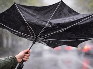 Şemsiyelerin ters dönme sebebi bakın neymiş...