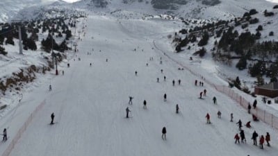 Erzincan'da bulunan Ergan Kayak Merkezi'nde hafta sonu yoğunluk yaşandı