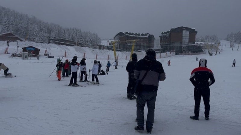 Uludağ beyaza büründü: Kar kalınlığı 60 santimetreyi aştı