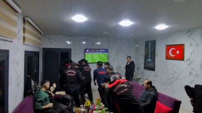 Osmaniye’de itfaiyeciler derbi sırasında ihbar gelince apar topar çıktı