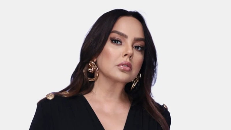 Ebru Gündeş'ten İran paylaşımı