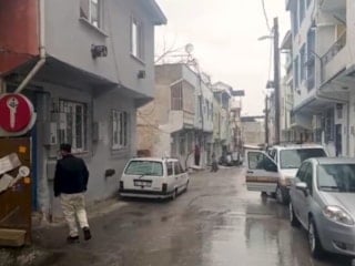 Bursa'da bir şahıs boşanma aşamasındaki eşini silahla vurup ağır yaraladı