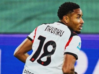 Milan, Floransa’da son anda puanı kaptı