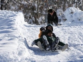 Kar yağışı nedeniyle birçok ilde 12 Ocak'ta eğitime ara verildi